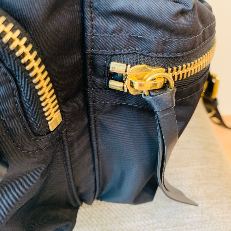 Burberry 焦糖色皮革軍旅後背包 (經典黑/M號)-12