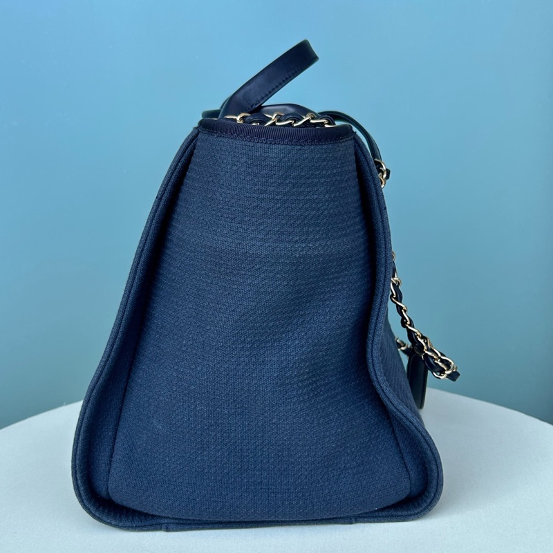 Chanel香奈兒芯片款藍色大號沙灘包托特包,底長39釐米-3