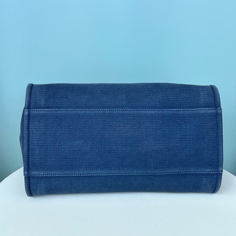 Chanel香奈兒芯片款藍色大號沙灘包托特包,底長39釐米-4