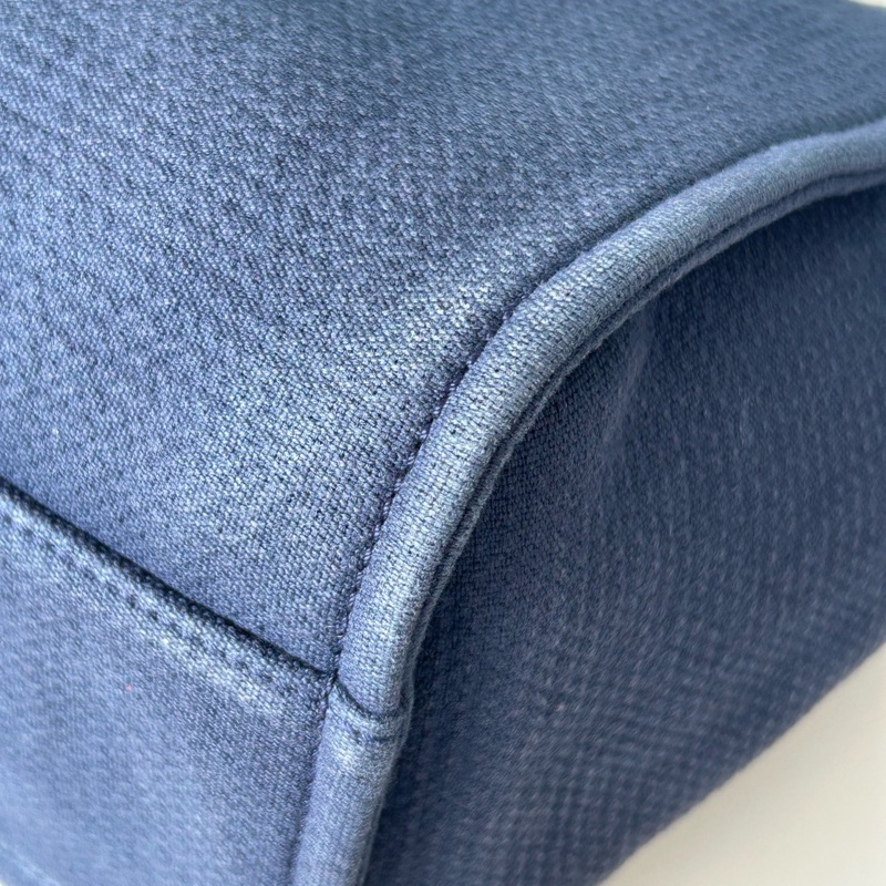 Chanel香奈兒芯片款藍色大號沙灘包托特包,底長39釐米-8