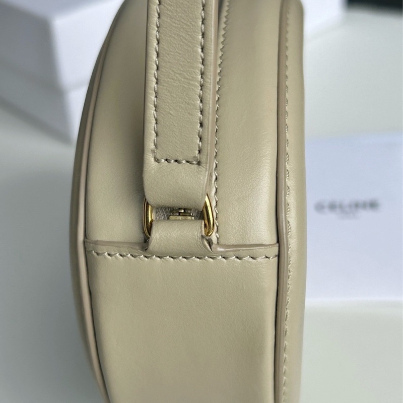 Celine賽琳凱旋門logo月餅包斜挎包，底長16釐米，附件盒子小票。-3