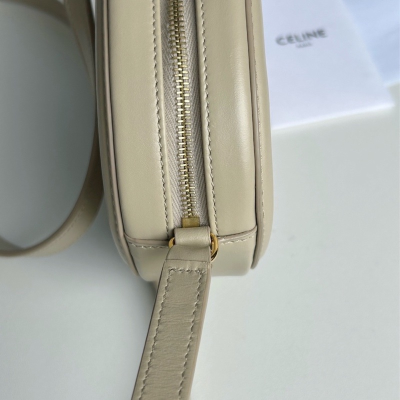 Celine賽琳凱旋門logo月餅包斜挎包，底長16釐米，附件盒子小票。-5