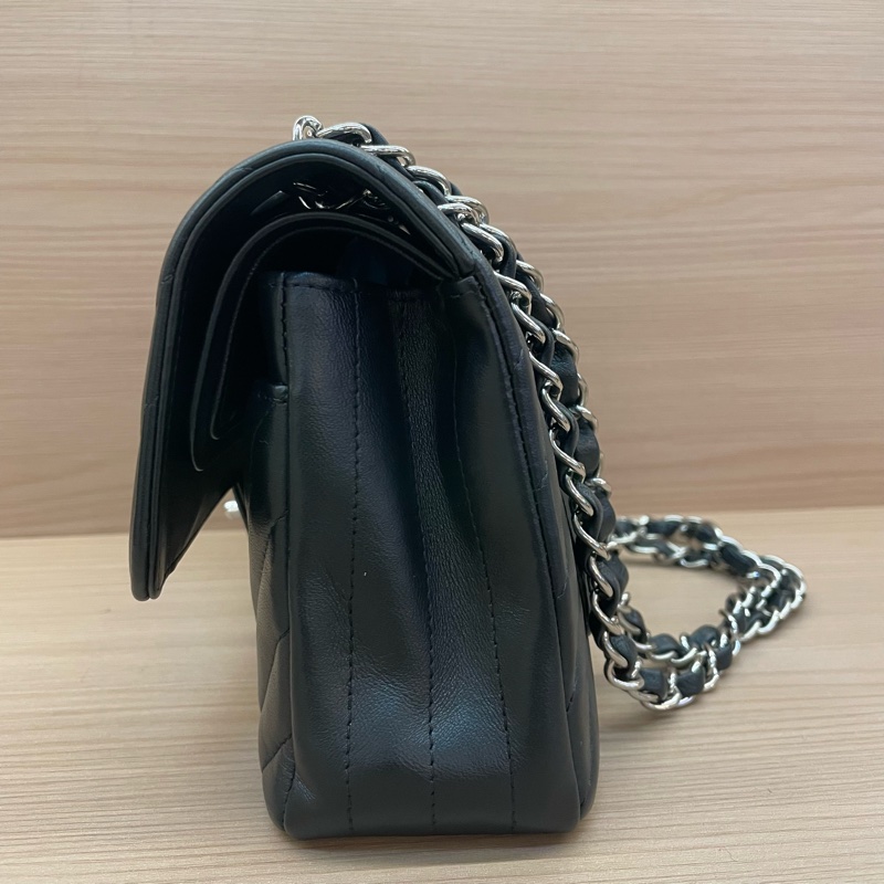 NO:C69 Chanel香奈儿V纹 cf黑色羊皮 中號2021年，30開 有卡 有塵袋 無盒子，尺寸底長23*高14*寬7*-2