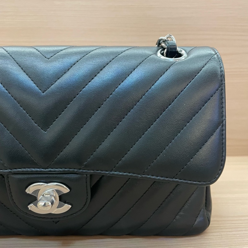 NO:C69 Chanel香奈儿V纹 cf黑色羊皮 中號2021年，30開 有卡 有塵袋 無盒子，尺寸底長23*高14*寬7*-8