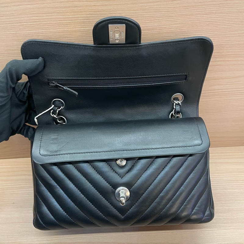 NO:C69 Chanel香奈儿V纹 cf黑色羊皮 中號2021年，30開 有卡 有塵袋 無盒子，尺寸底長23*高14*寬7*-10