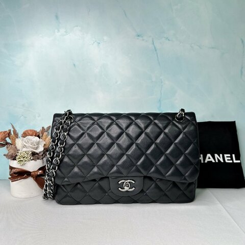 CHANEL 黑銀羊CF30