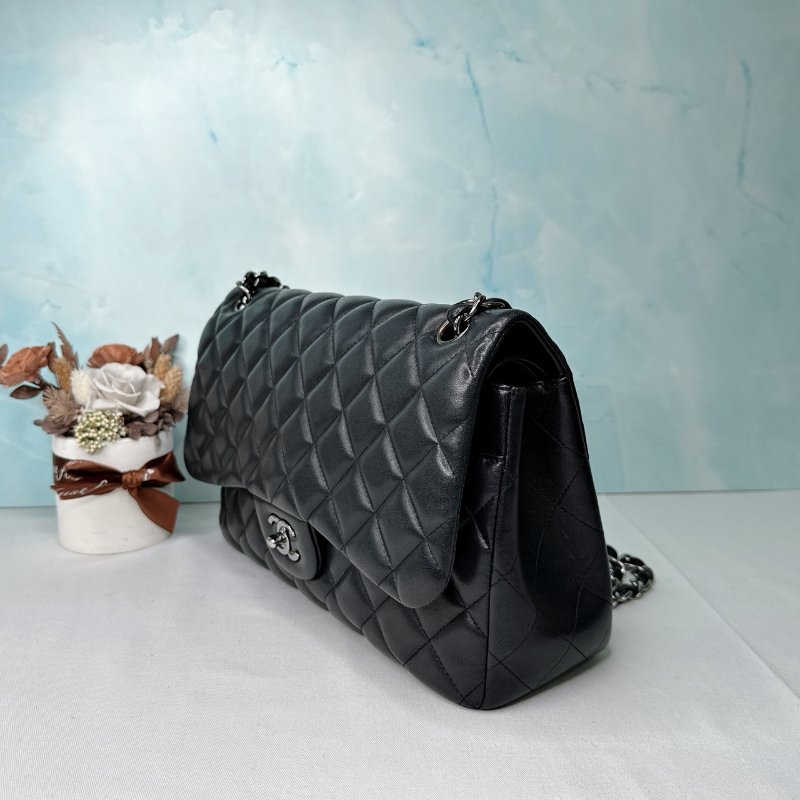 CHANEL 黑銀羊CF30-2