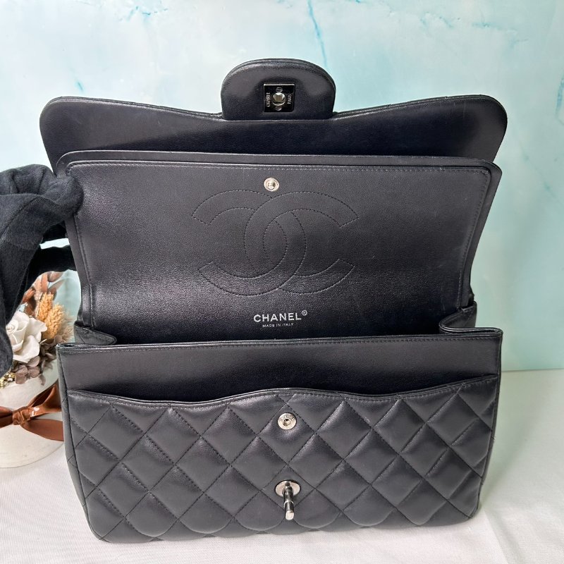 CHANEL 黑銀羊CF30-5