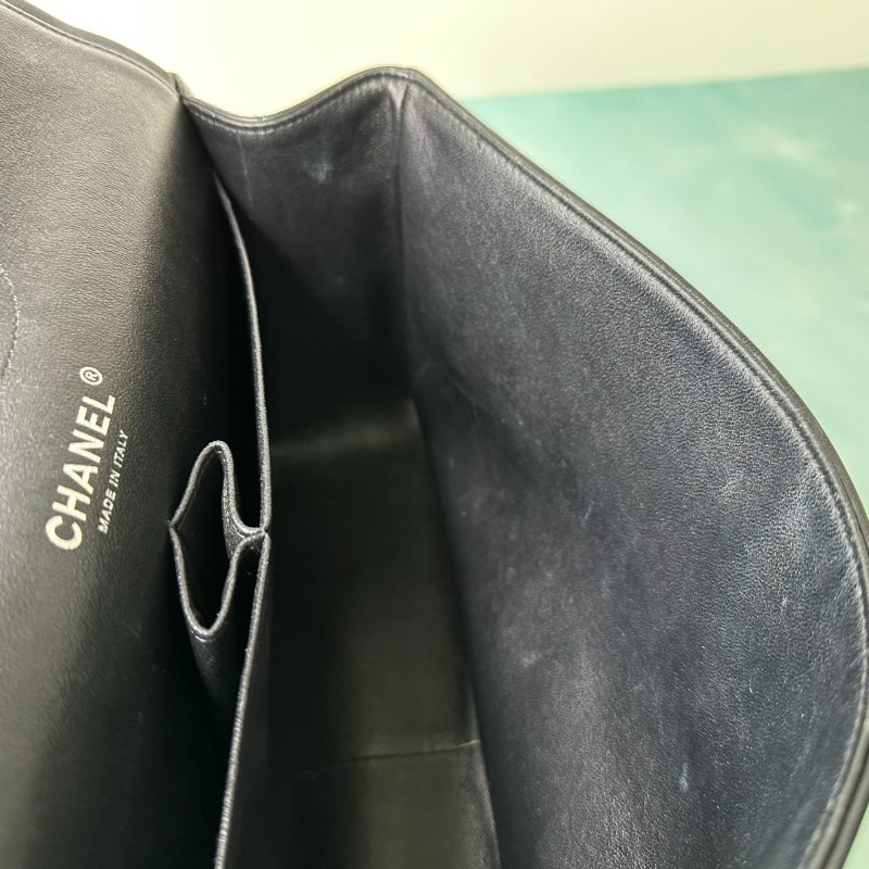 CHANEL 黑銀羊CF30-7