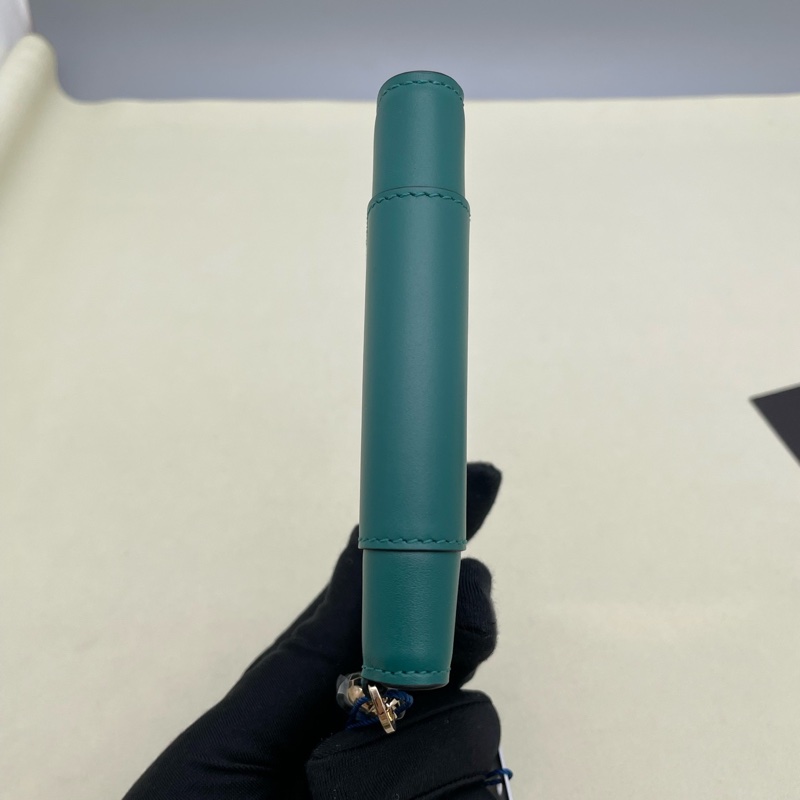 99新寶格麗/Bvlgari  蛇頭卡包 小牛皮  附件:盒子 保卡-3