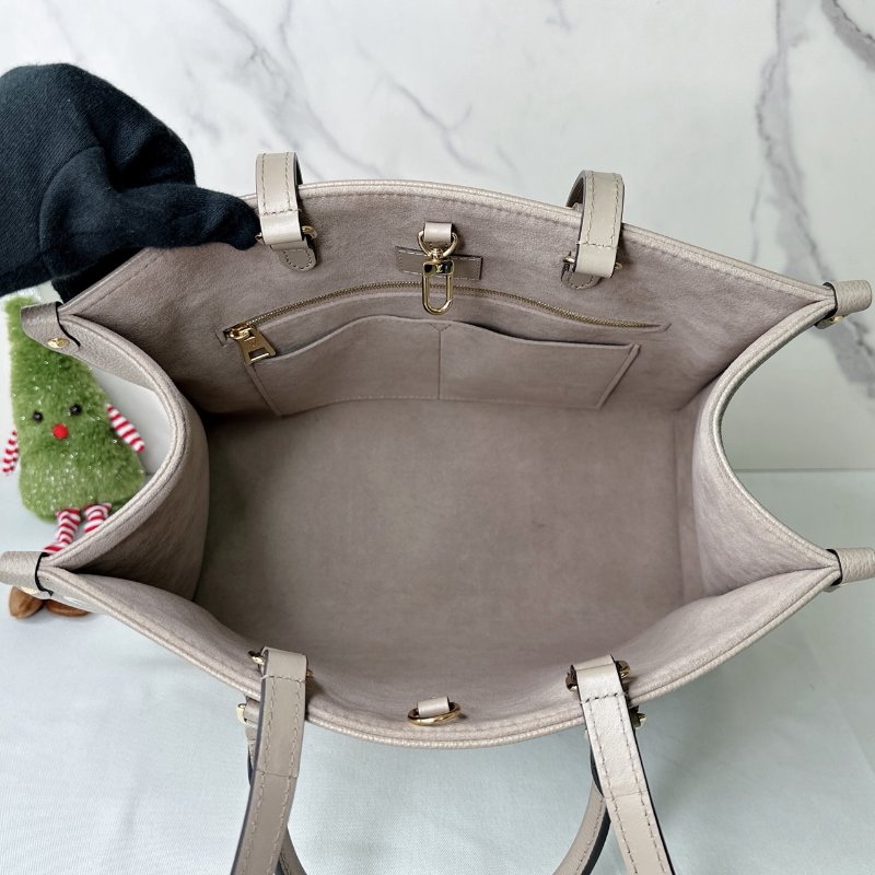 LV OnTheGo MM雙色托特包-4