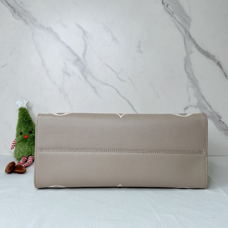 LV OnTheGo MM雙色托特包-6