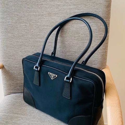 Prada手提肩背包 黑色尼龍 保齡球包