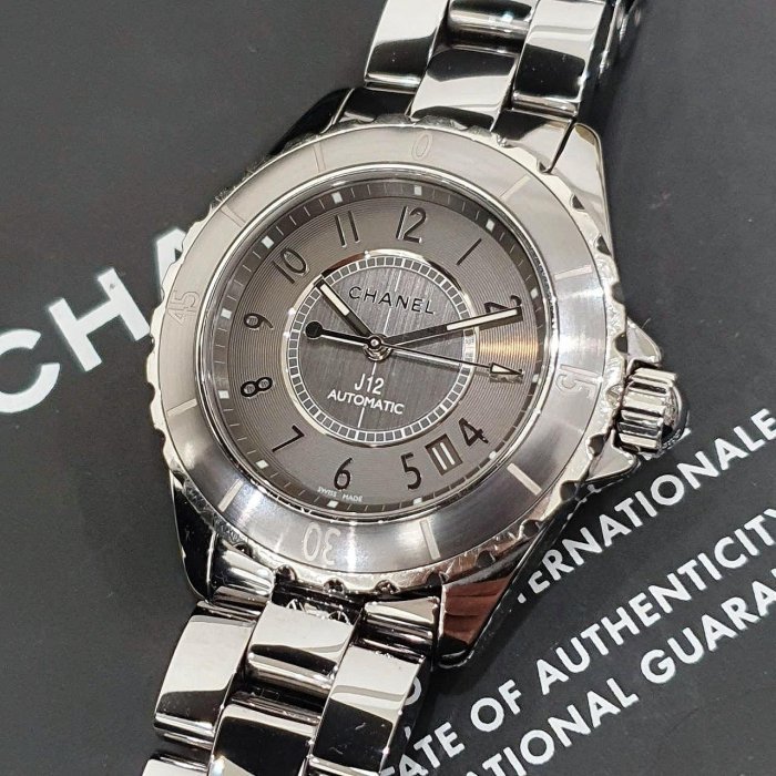【大眾名錶】CHANEL 香奈兒 H2979經典 J12系列 2015/09卡 鈦陶瓷 數字面盤 摺疊扣 錶徑38 G143-8