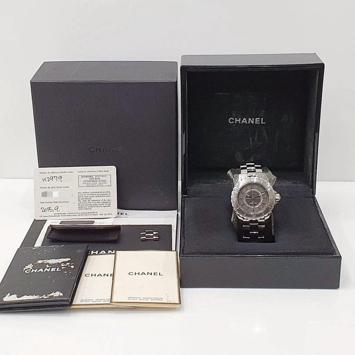 【大眾名錶】CHANEL 香奈兒 H2979經典 J12系列 2015/09卡 鈦陶瓷 數字面盤 摺疊扣 錶徑38 G143-9