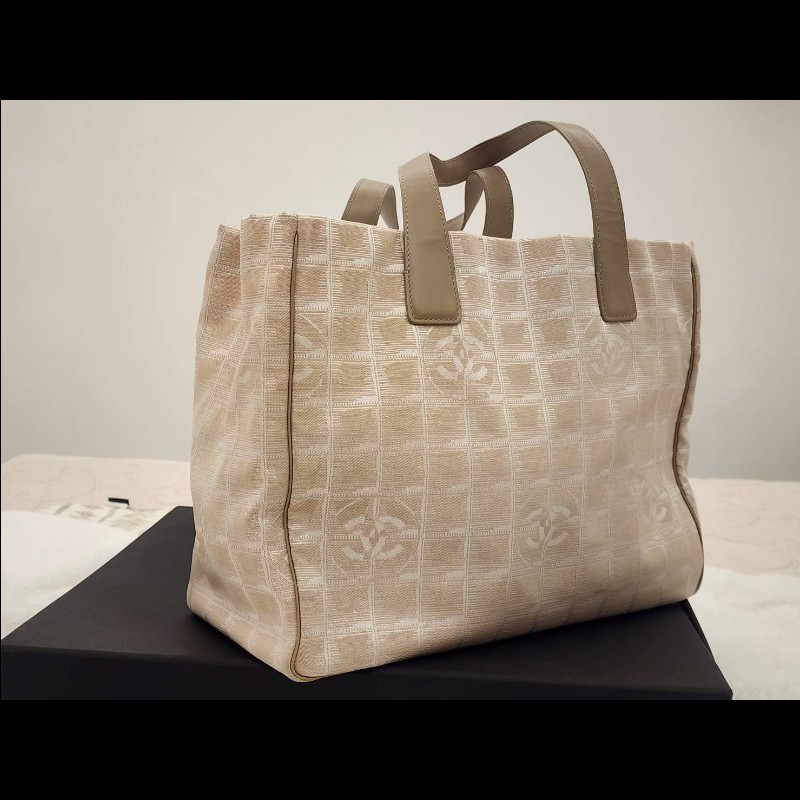 香奈兒托特包. 14999入手香奈兒，容量大，2個大內袋-0