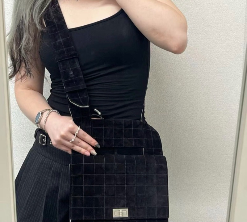 「JL精品代購」Chanel香奈兒 冰格麂皮 2.55 寬肩帶單肩包-1