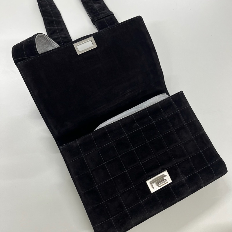 「JL精品代購」Chanel香奈兒 冰格麂皮 2.55 寬肩帶單肩包-14