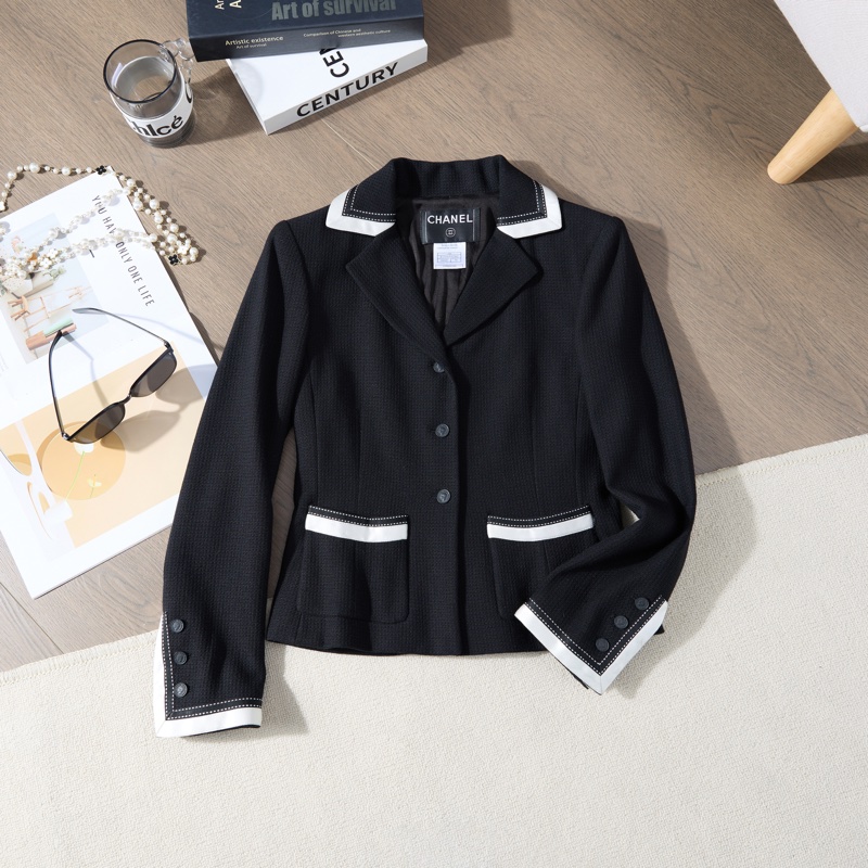 CHANEL黑白撞色西裝外套-6