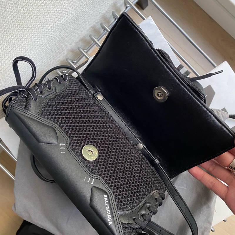 Balenciaga巴黎世家 球鞋綁帶包 黑銀 有塵袋 尺寸:19×11×5。-6