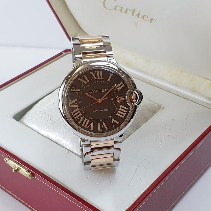 【大眾名錶】Cartier卡地亞 W6920032 藍氣球系列 半玫瑰金 巧克力面 羅馬時標 日期窗 蝴蝶扣 錶徑42mm B1210-1