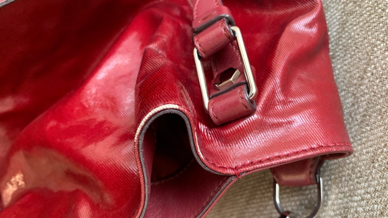 TOD’S FLOWER系列金屬LOGO牛皮飾邊亮漆皮帆布磁釦三層兩用包(中-紫紅)-9