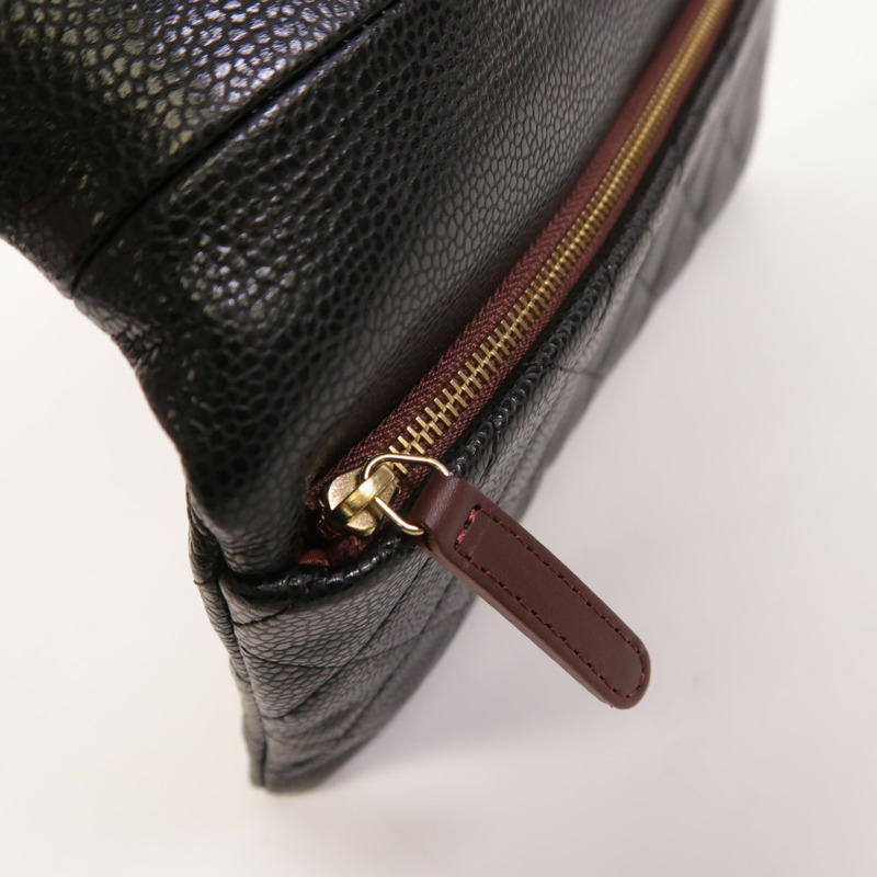 CHANEL 牛皮皮革Clutch金扣手拿包-15