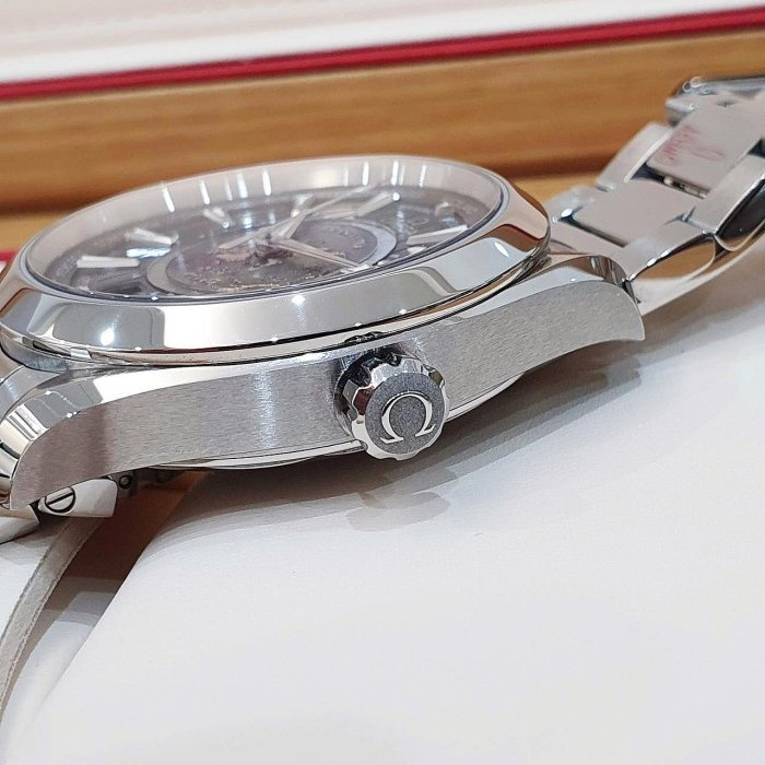 【大眾名錶】OMEGA歐米茄 220.10.43.22.03.001 海馬系列 地球浮雕面盤 2022/09 日期/世界時區/24小時/日夜顯示 B1139-7