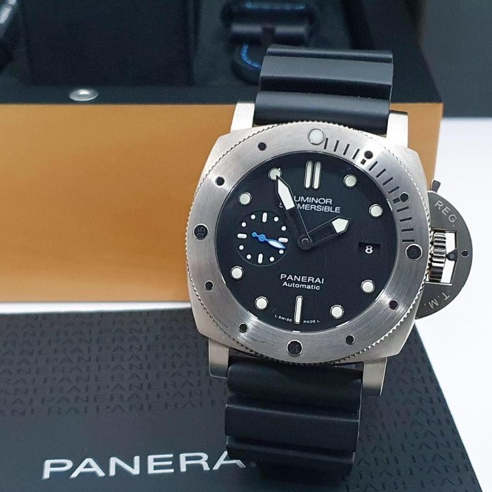 【大眾名錶】PANERAI沛納海 PAM01305 黑面盤 2019/10 藍色小秒針 潛水錶龍頭護橋 B843-0