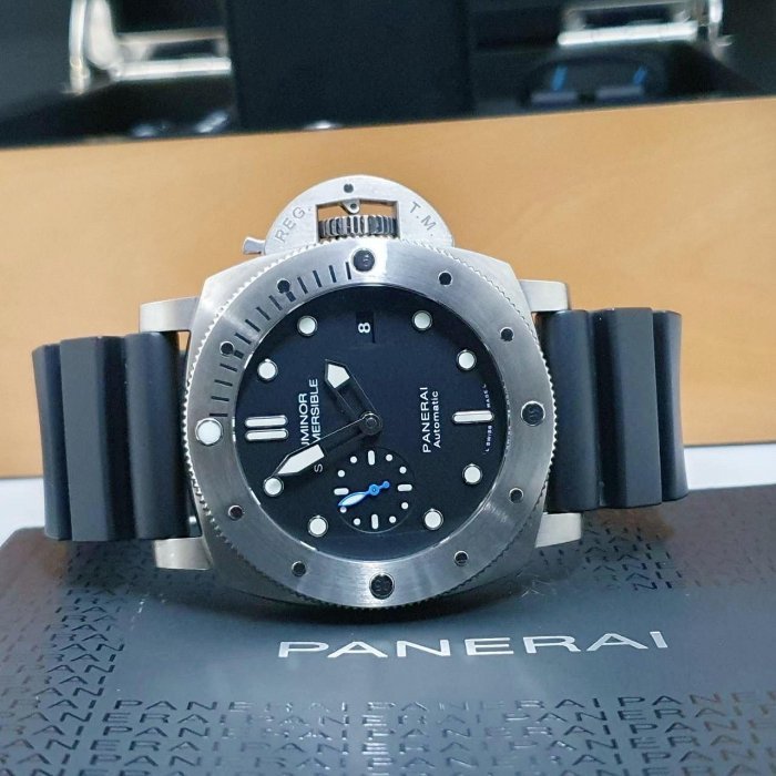 【大眾名錶】PANERAI沛納海 PAM01305 黑面盤 2019/10 藍色小秒針 潛水錶龍頭護橋 B843-3