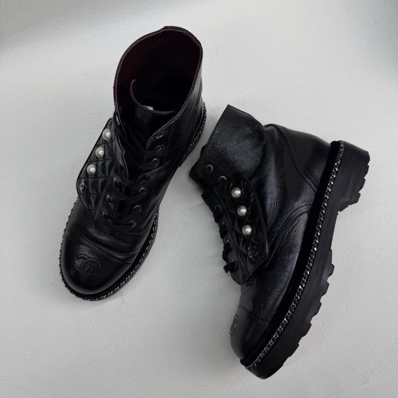 chanel香奈兒 油蠟皮珍珠馬丁靴 黑色珍珠短袖 37碼-7