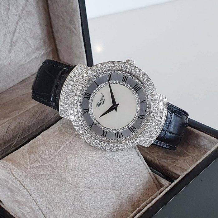 【大眾名錶】CHOPARD 蕭邦 16/3154 大錶徑 18K白金 後加鑽石錶圈 共約5克拉 鑽石貝殼羅馬面盤 G132-2