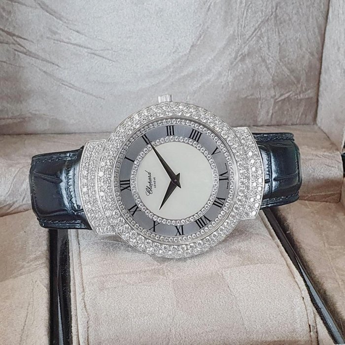 【大眾名錶】CHOPARD 蕭邦 16/3154 大錶徑 18K白金 後加鑽石錶圈 共約5克拉 鑽石貝殼羅馬面盤 G132-4