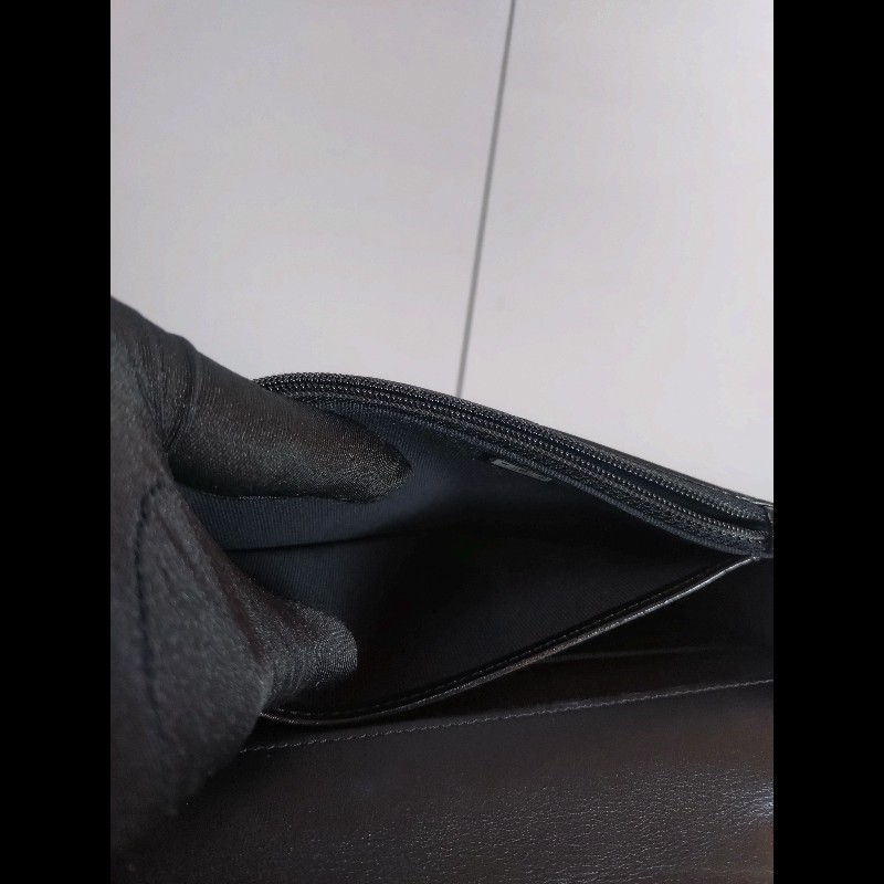 Chanel 金鍊金幣油蠟亮面皮革斜背小包-18