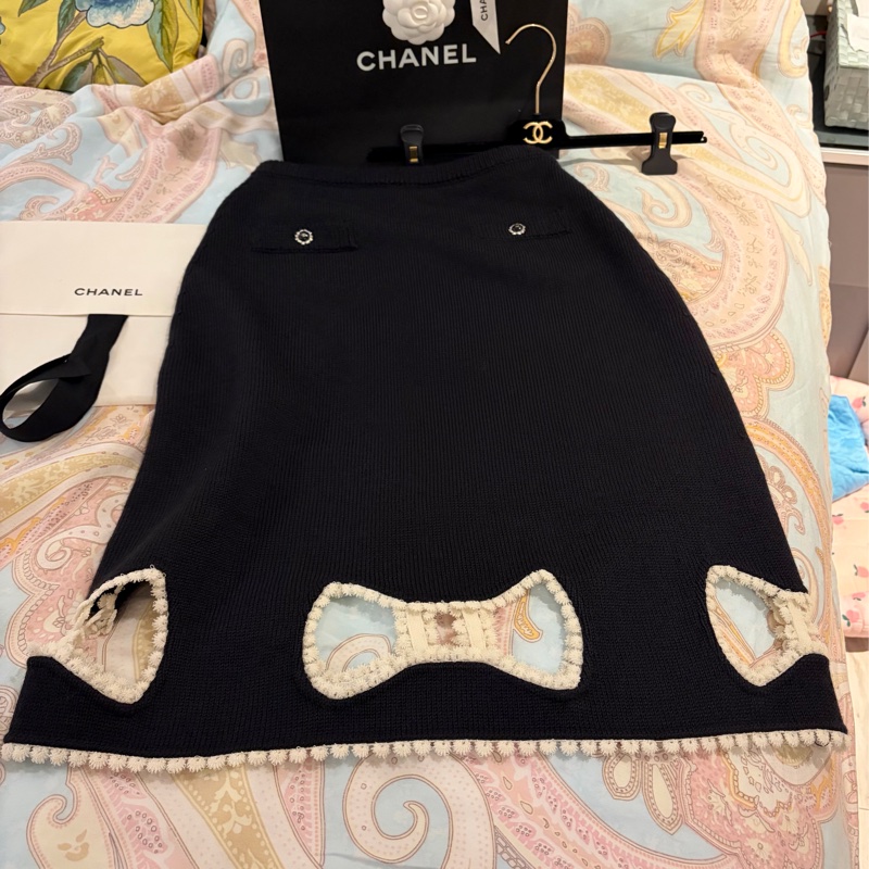 Chanel羊毛真絲黑色及膝裙-1