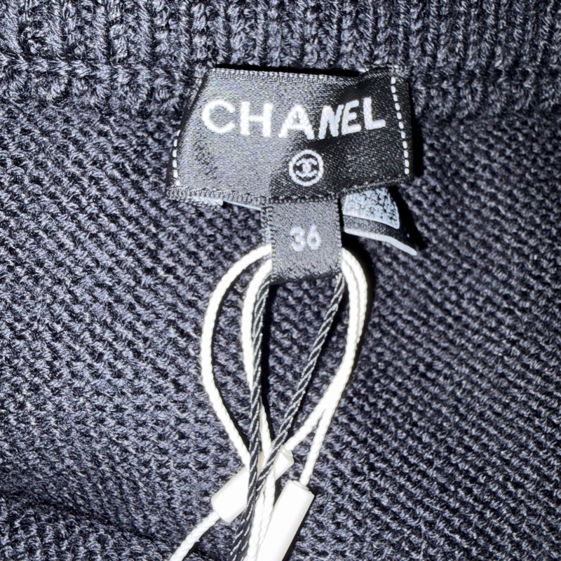 Chanel羊毛真絲黑色及膝裙-11