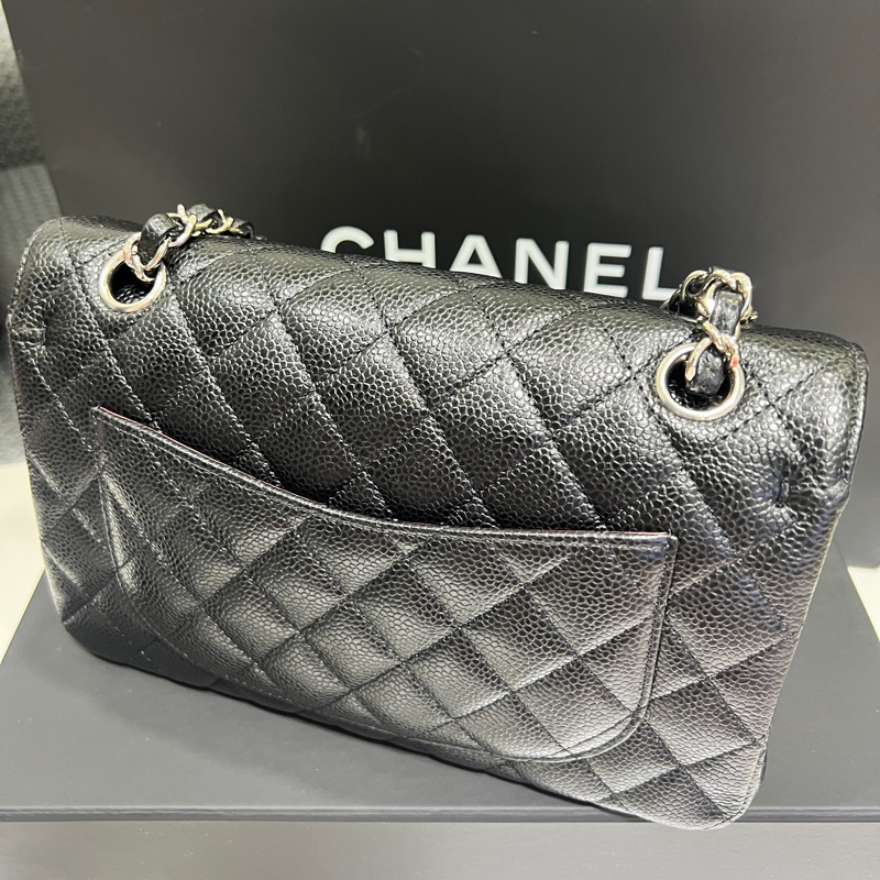 CHANEL Classic Flap bag 經典荔紋菱格23口蓋肩背包/鏈帶包(銀/黑)-1