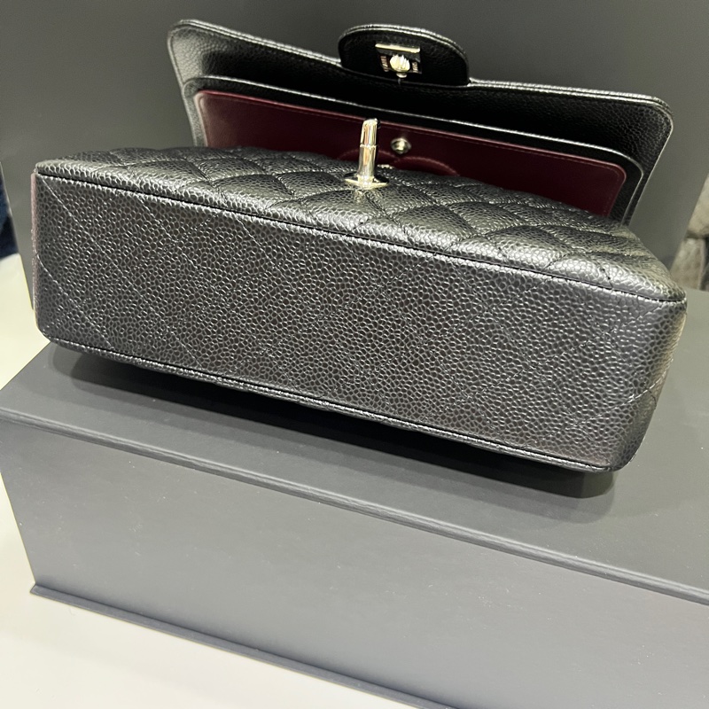 CHANEL Classic Flap bag 經典荔紋菱格23口蓋肩背包/鏈帶包(銀/黑)-7