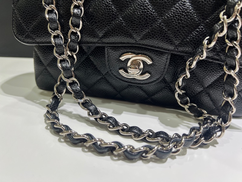 CHANEL Classic Flap bag 經典荔紋菱格23口蓋肩背包/鏈帶包(銀/黑)-9