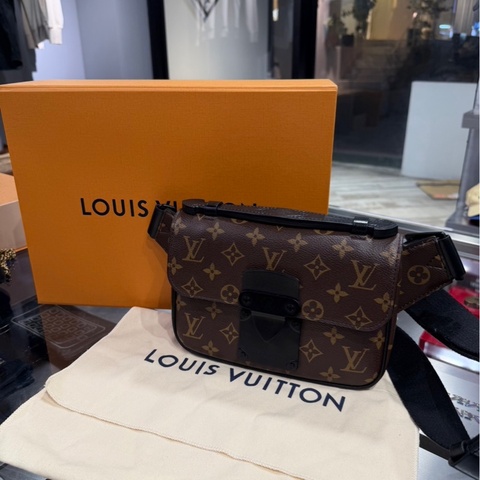 Louis Vuitton LV S-Lock Sling 腰包