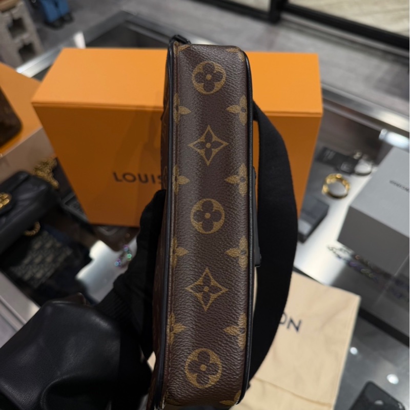 Louis Vuitton LV S-Lock Sling 腰包-3