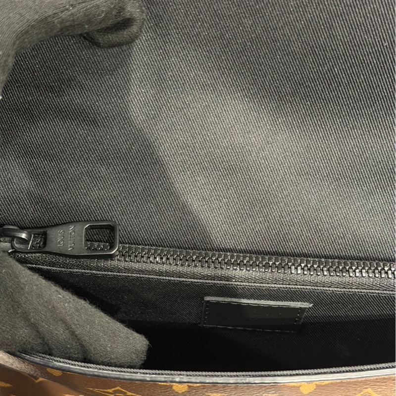 Louis Vuitton LV S-Lock Sling 腰包-6
