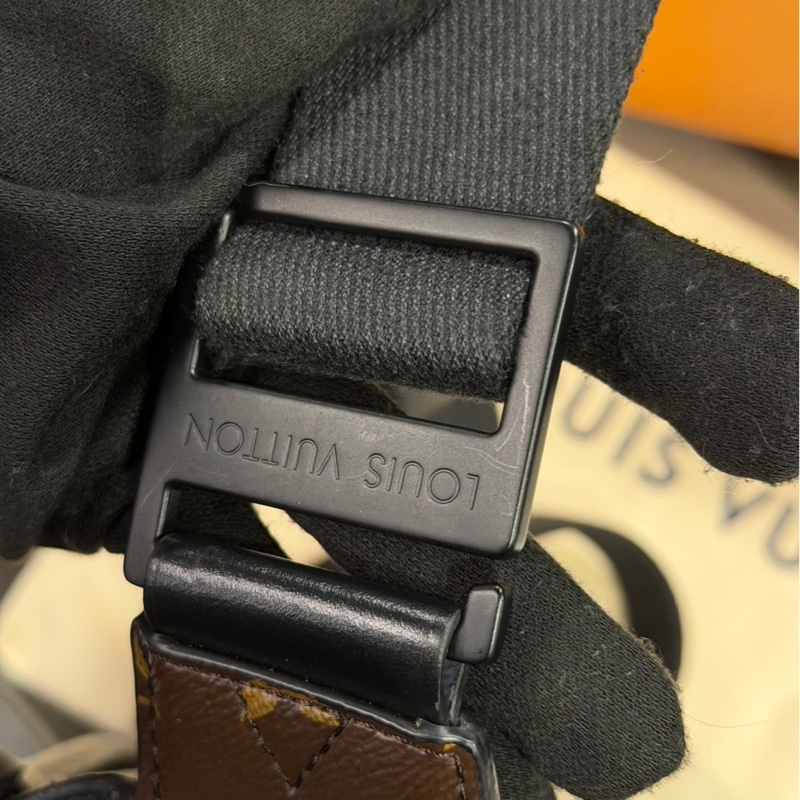 Louis Vuitton LV S-Lock Sling 腰包-7