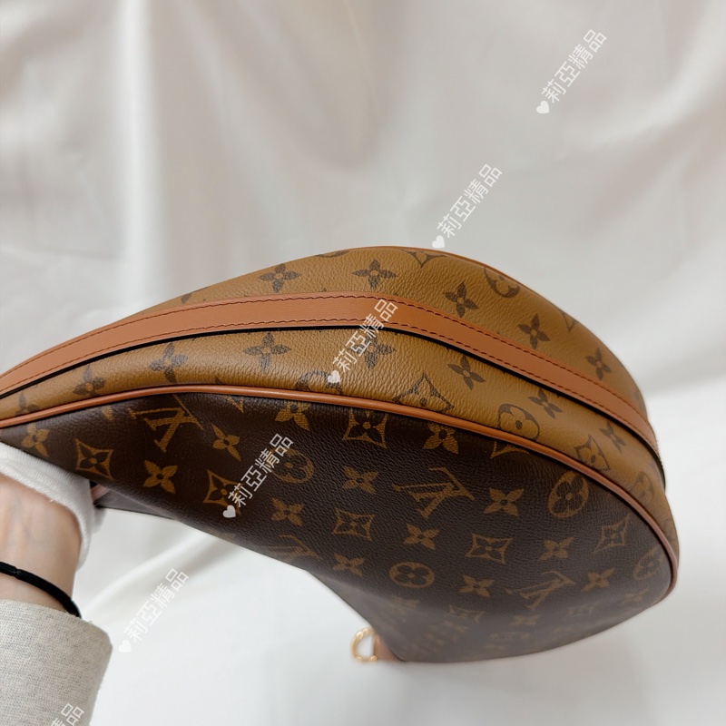 莉亞精品♡LV loop hobo 九新美包-8