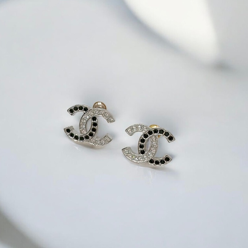 莉亞精品♡ Chanel 半黑水鑽耳環 二手美品-0