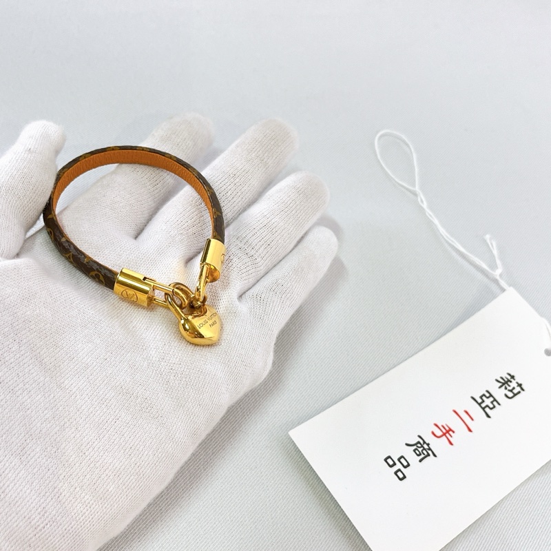 莉亞精品♡ LV m4141E 愛心鎖老花手環 二手-5