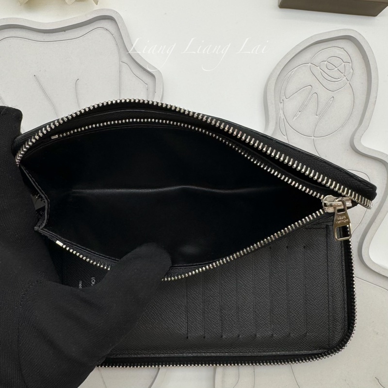 LOUIS VUITTON LV Taiga皮革拉鍊墨黑色長夾已-7