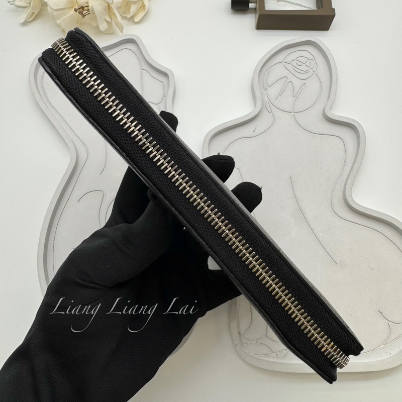 LOUIS VUITTON LV Taiga皮革拉鍊墨黑色長夾已-17