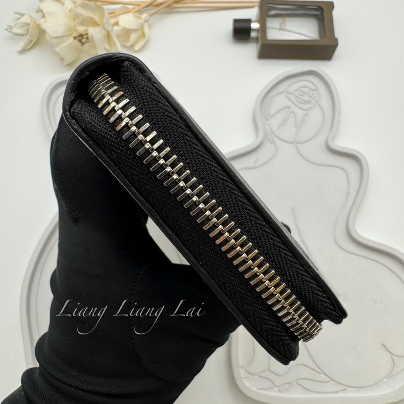 LOUIS VUITTON LV Taiga皮革拉鍊墨黑色長夾已-20