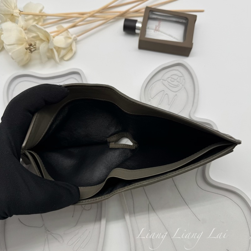 BOTTEGA VENETA BV橄欖綠小羊皮對開短夾-9